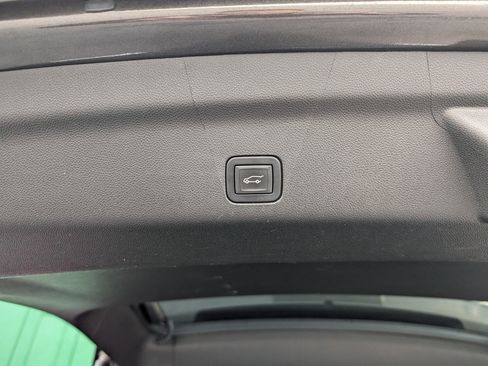 Used 2021 Cadillac Escalade ESV Luxury image 12