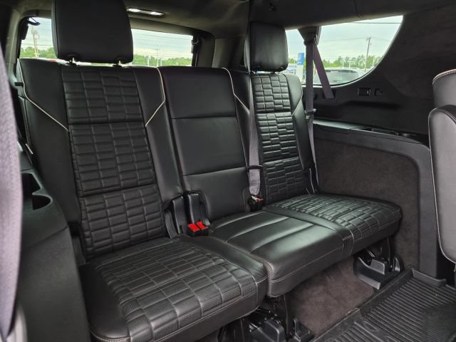 Used 2023 Cadillac Escalade ESV V w/ Heavy-Duty Trailer Package AWD/4WD image 19