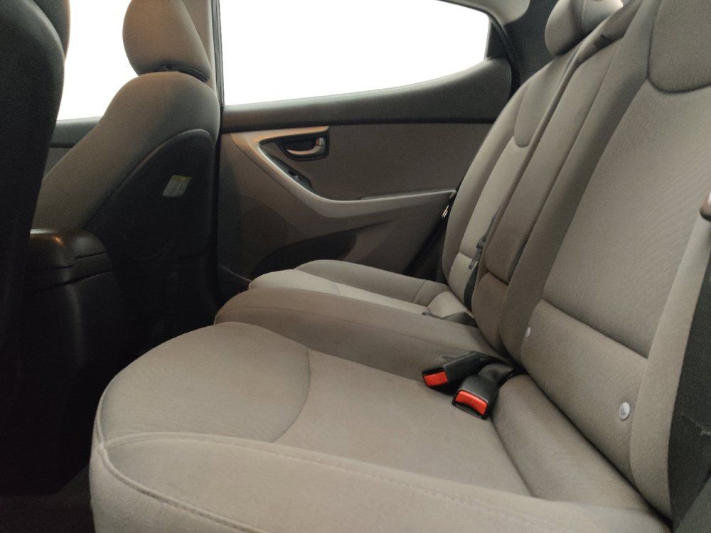 Used 2016 Hyundai Elantra SE FWD image 18