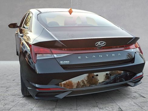 Certified 2023 Hyundai Elantra SEL image 8