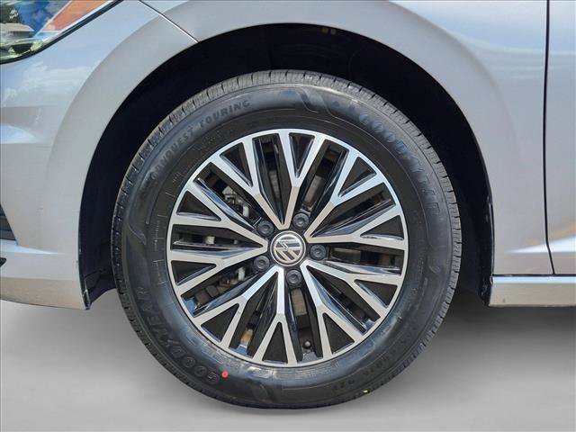 Used 2021 Volkswagen Jetta SE FWD image 24