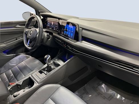 Used 2022 Volkswagen Golf R image 12