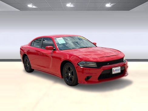 Used 2020 Dodge Charger SXT w/ Driver Convenience Group RWD image 7