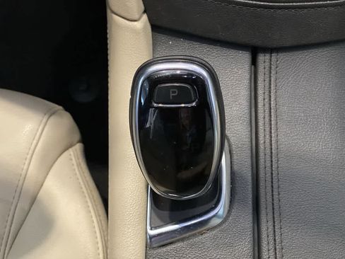 Used 2018 Cadillac XT5 AWD image 22