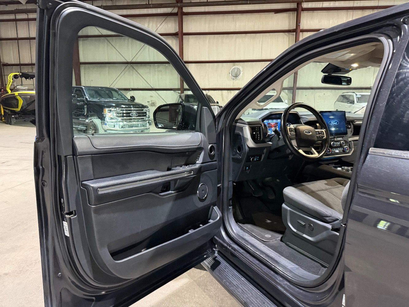 Used 2024 Ford Expedition Max XLT RWD image 12