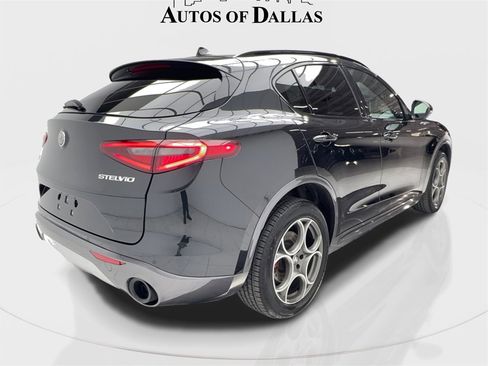 Used 2023 Alfa Romeo Stelvio Ti image 9