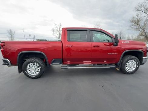 Used 2024 Chevrolet Silverado 2500 LT AWD/4WD image 9