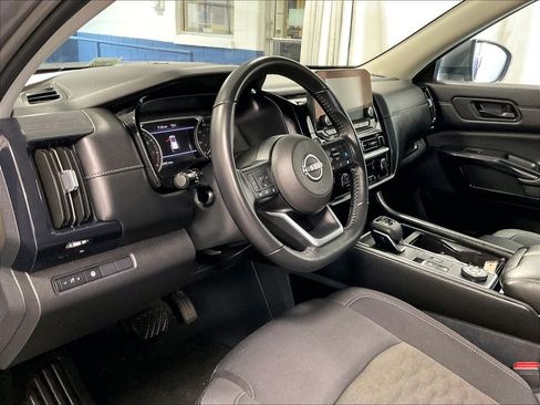 Used 2024 Nissan Pathfinder SV AWD/4WD image 8