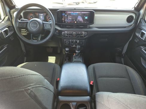 Used 2024 Jeep Wrangler Unlimited Sport AWD/4WD image 15