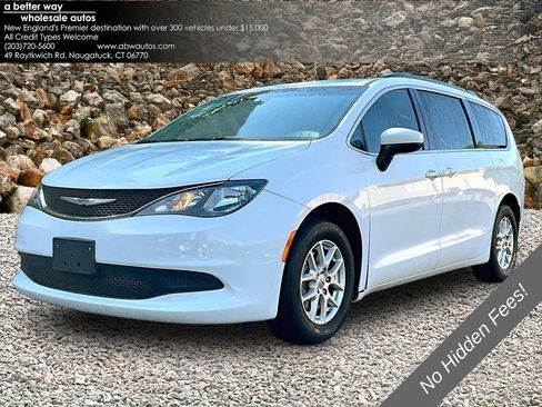 Used 2021 Chrysler Voyager Lxi FWD image 1