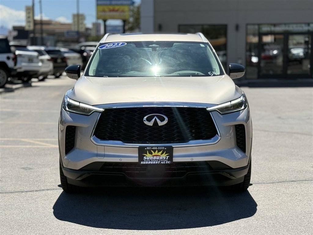 Used 2023 INFINITI QX60 Luxe w/ Vision Package AWD/4WD image 2