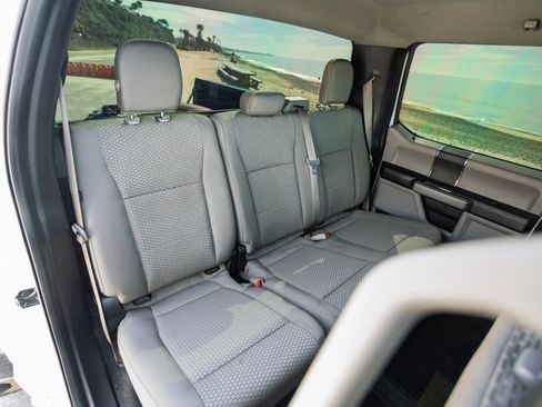 Used 2016 Ford F150 XLT AWD/4WD image 21