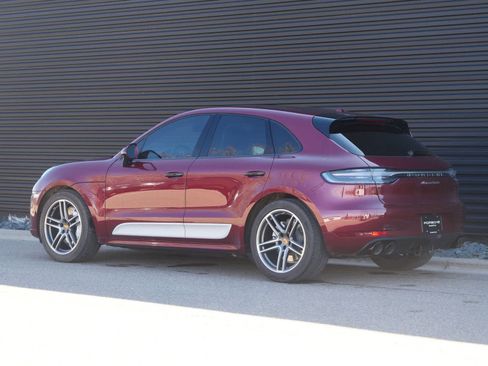 Certified 2021 Porsche Macan Turbo image 3