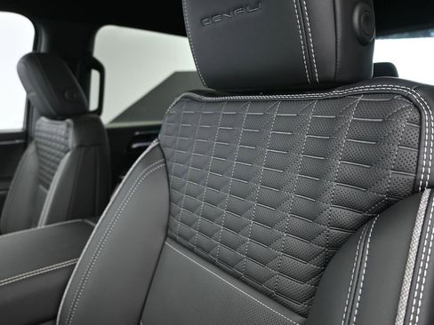 New 2025 GMC Sierra EV Denali image 21