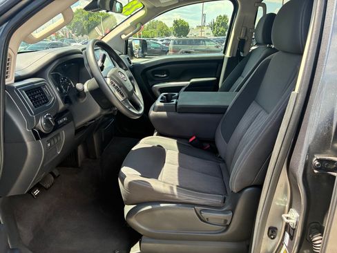 Used 2023 Nissan Titan SV AWD/4WD image 16