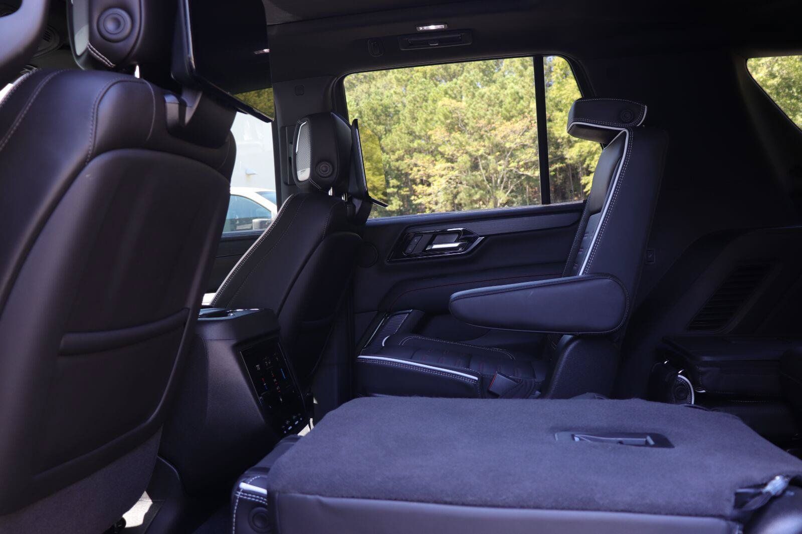 Used 2026 GMC Yukon AT4 Ultimate w/ LPO, Floor Liner Package AWD/4WD image 13