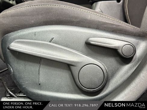 Used 2017 Jeep Cherokee Sport FWD image 15