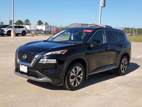 Certified 2023 Nissan Rogue SV image 3