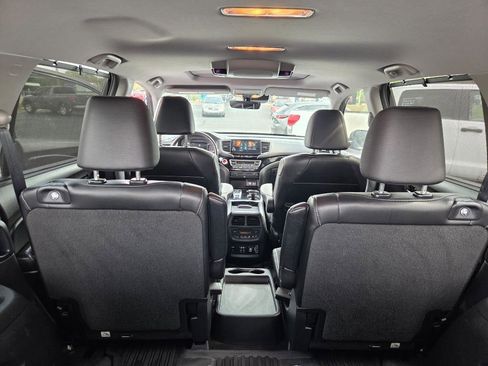 Used 2019 Honda Pilot Touring image 10