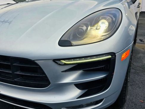 Used 2018 Porsche Macan GTS w/ Premium Package Plus AWD/4WD image 37