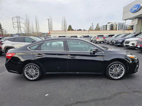 Used 2016 Toyota Avalon Limited image 8
