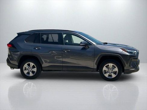 Certified 2022 Toyota RAV4 XLE w/ Convenience Package AWD/4WD image 4