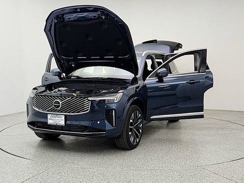 New 2026 Volvo XC90 T8 Ultra w/ Lounge Package image 9