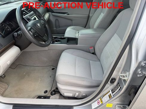Used 2015 Toyota Camry LE FWD image 10