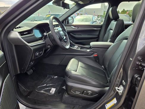 New 2025 Jeep Grand Cherokee Limited w/ Luxury Tech Group II image 21