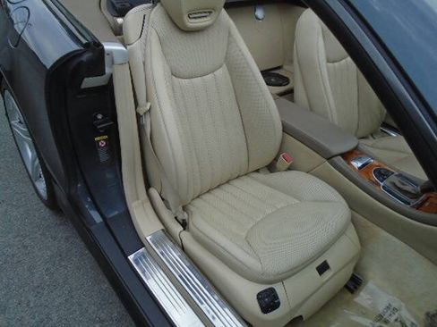 Used 2009 Mercedes-Benz SL 550 image 11