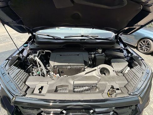 Used 2025 Honda Pilot Touring image 32