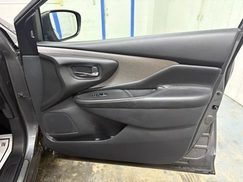 Used 2023 Nissan Murano SV FWD image 16