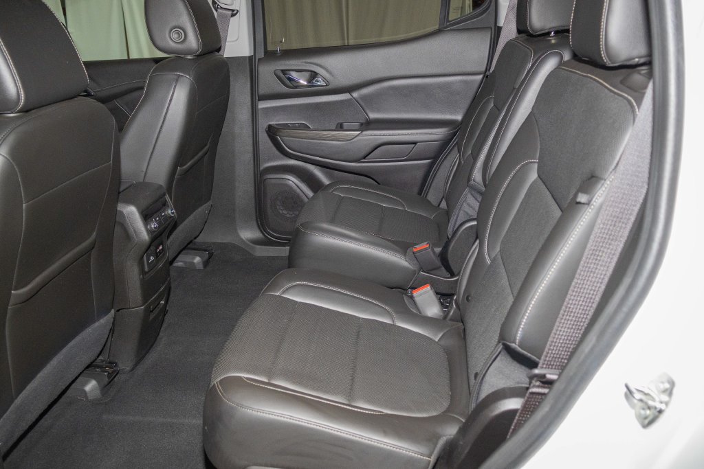 Used 2023 GMC Acadia SLT AWD/4WD image 12
