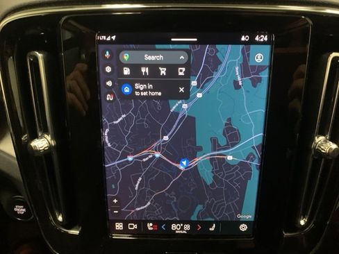 Certified 2024 Volvo XC40 B5 Core image 19