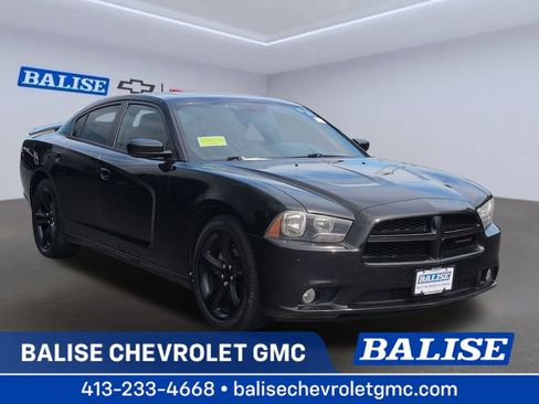 Used 2014 Dodge Charger SXT w/ Blacktop Package RWD image 1
