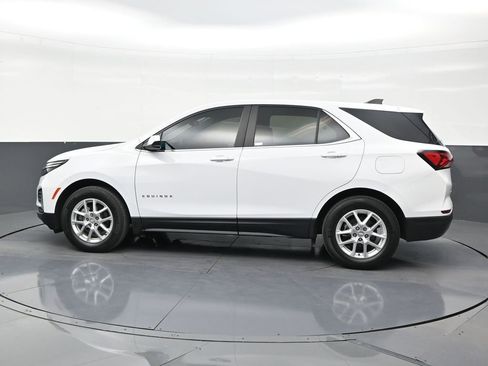 Used 2024 Chevrolet Equinox LT FWD image 2