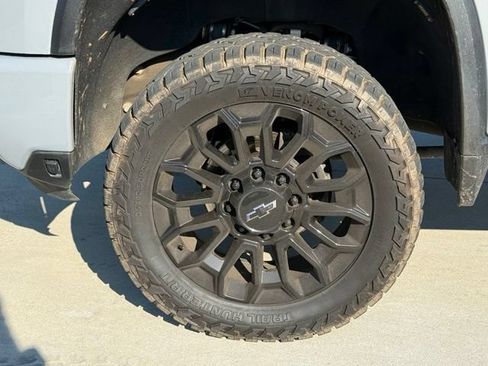Used 2024 Chevrolet Silverado 2500 LT w/ Z71 Sport Edition AWD/4WD image 5