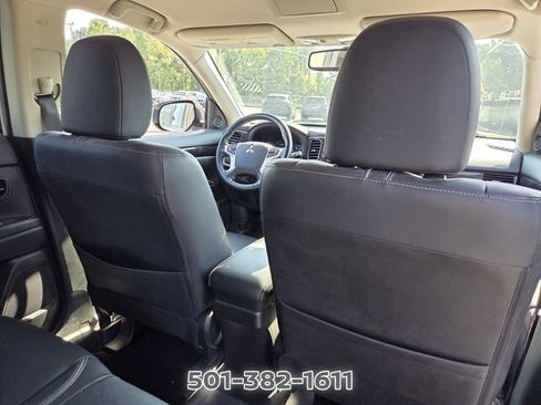 Used 2018 Mitsubishi Outlander SEL AWD/4WD image 16