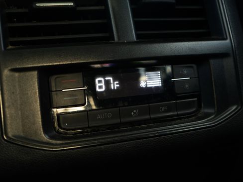 Used 2020 Volkswagen Atlas SE image 40