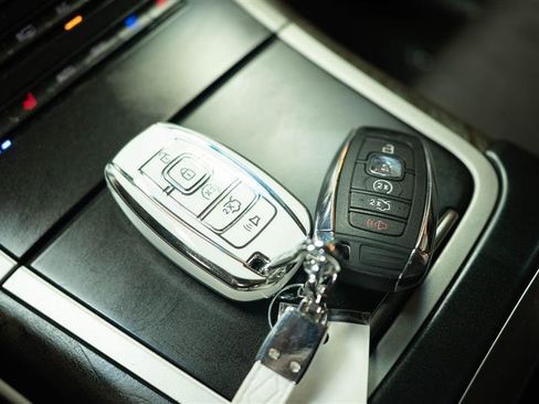 Used 2019 Lincoln Nautilus Reserve AWD/4WD image 29