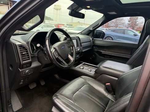 Used 2018 Ford Expedition Max Limited image 9