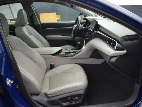 Used 2023 Toyota Camry XSE w/ Navigation Package FWD image 10