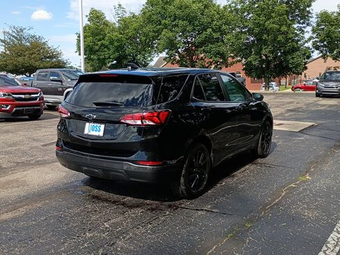 Used 2024 Chevrolet Equinox LS w/ LS Convenience Package FWD image 3