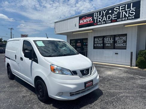 Used 2018 Nissan NV200 S image 2