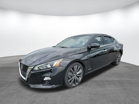 Used 2019 Nissan Altima 2.0 Edition One FWD image 3