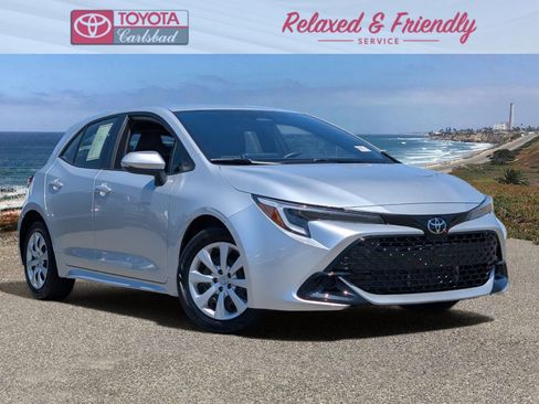 Used 2025 Toyota Corolla SE FWD image 1