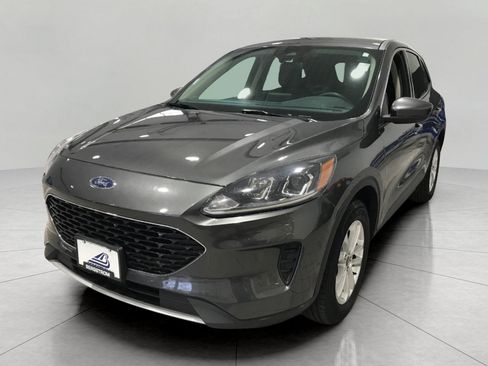 Used 2020 Ford Escape SE image 11