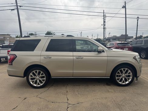 Used 2018 Ford Expedition Limited w/ Equipment Group 302A RWD image 6