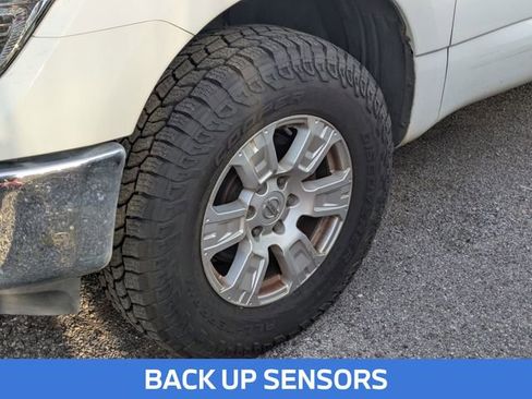 Used 2017 Nissan Titan SV image 6