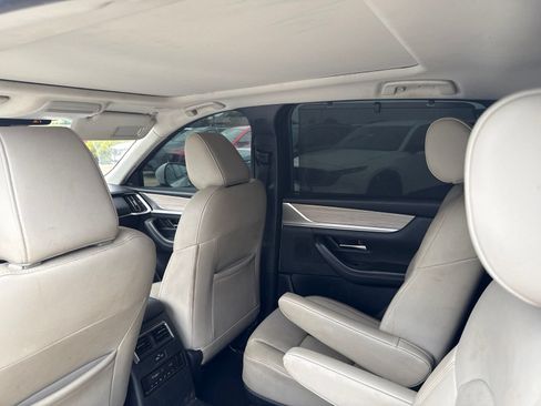 Used 2024 MAZDA CX-90 Plug-In Hybrid w/ Premium Pkg AWD/4WD image 13